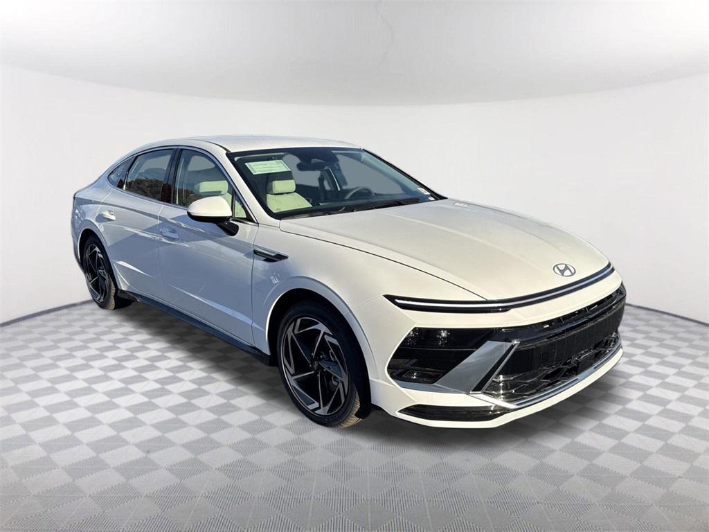 2026 Hyundai Sonata SEL Sport photo 3