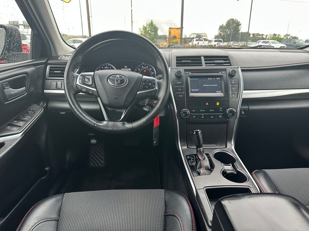 2017 Toyota Camry SE photo 12