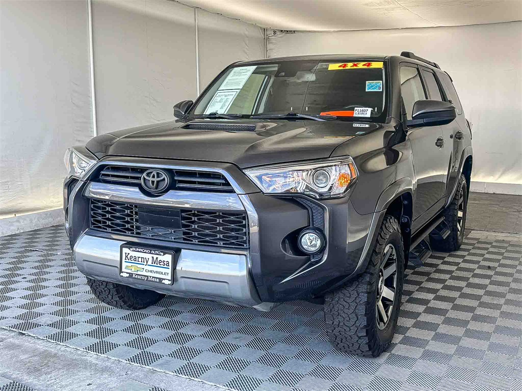 2020 Toyota 4Runner TRD Off-Road photo 3