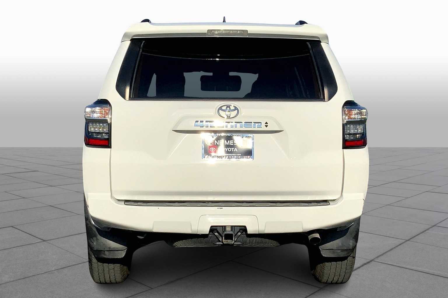 2021 Toyota 4Runner SR5 Premium photo 4