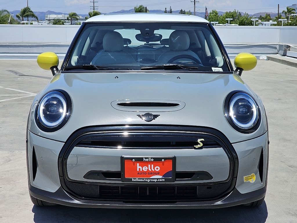 2023 Mini Cooper SE Iconic photo 4