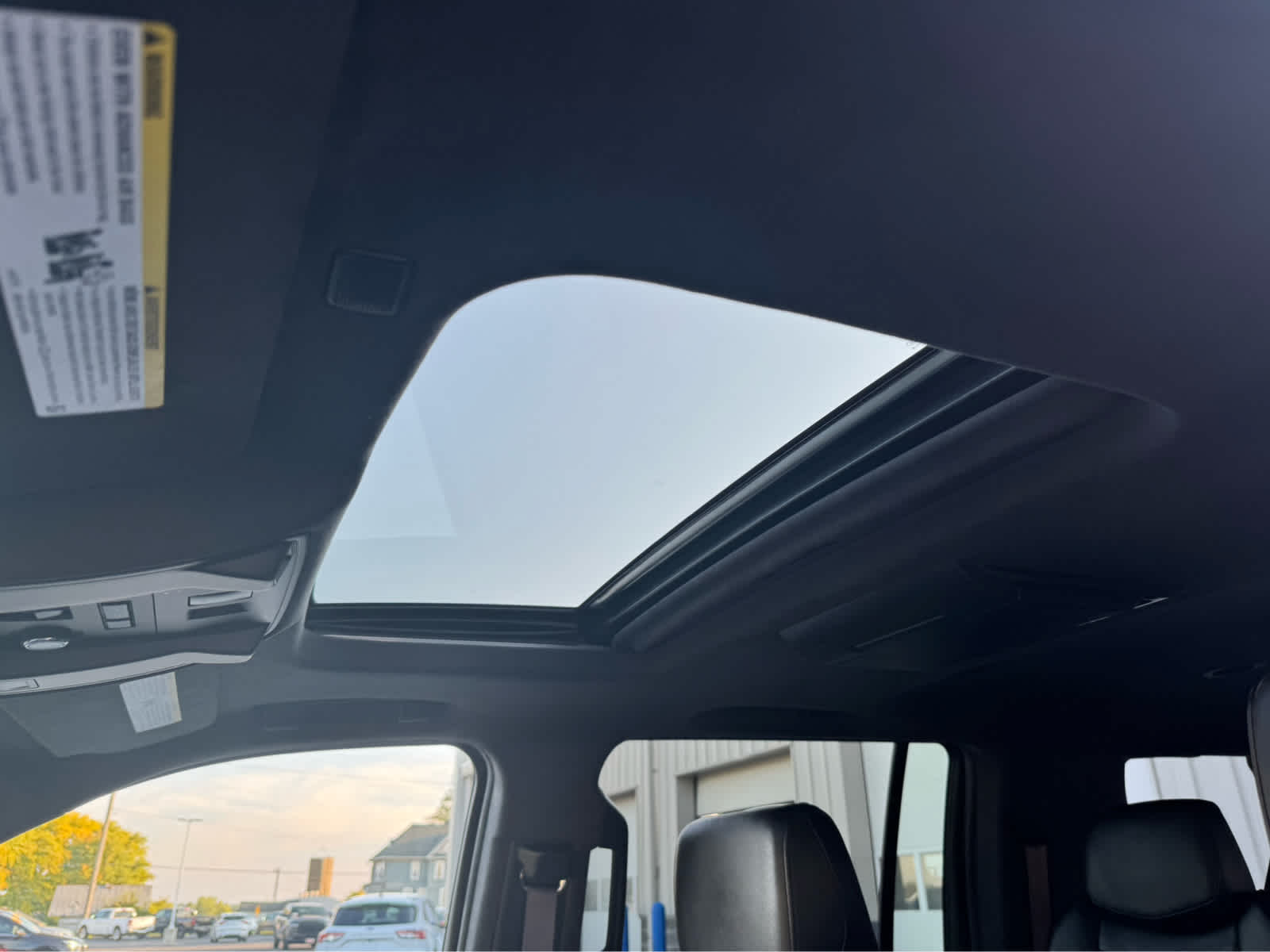 2017 Cadillac Escalade ESV Platinum photo 5