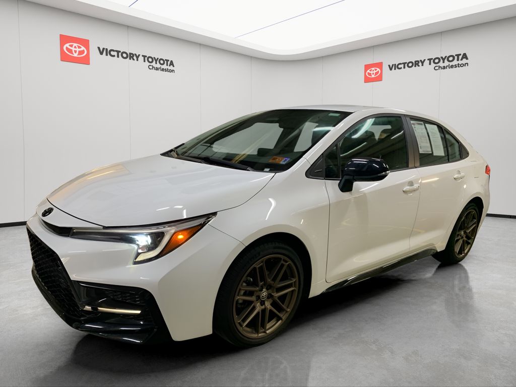 2024 Toyota Corolla LE's photo
