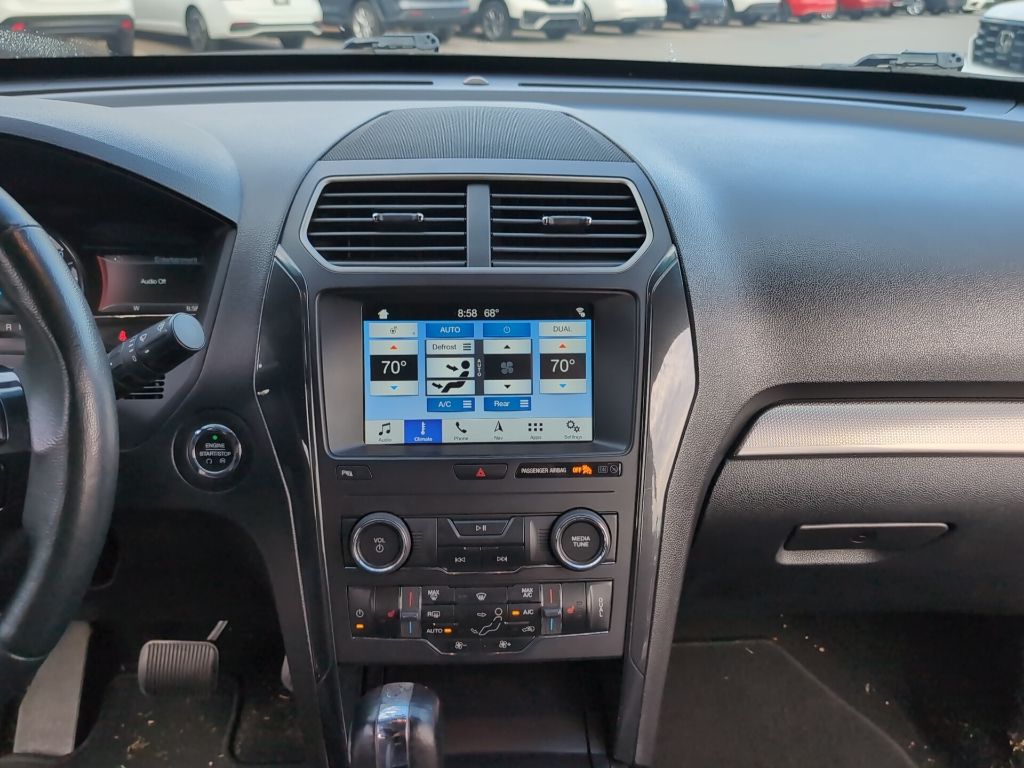2019 Ford Explorer XLT photo 16