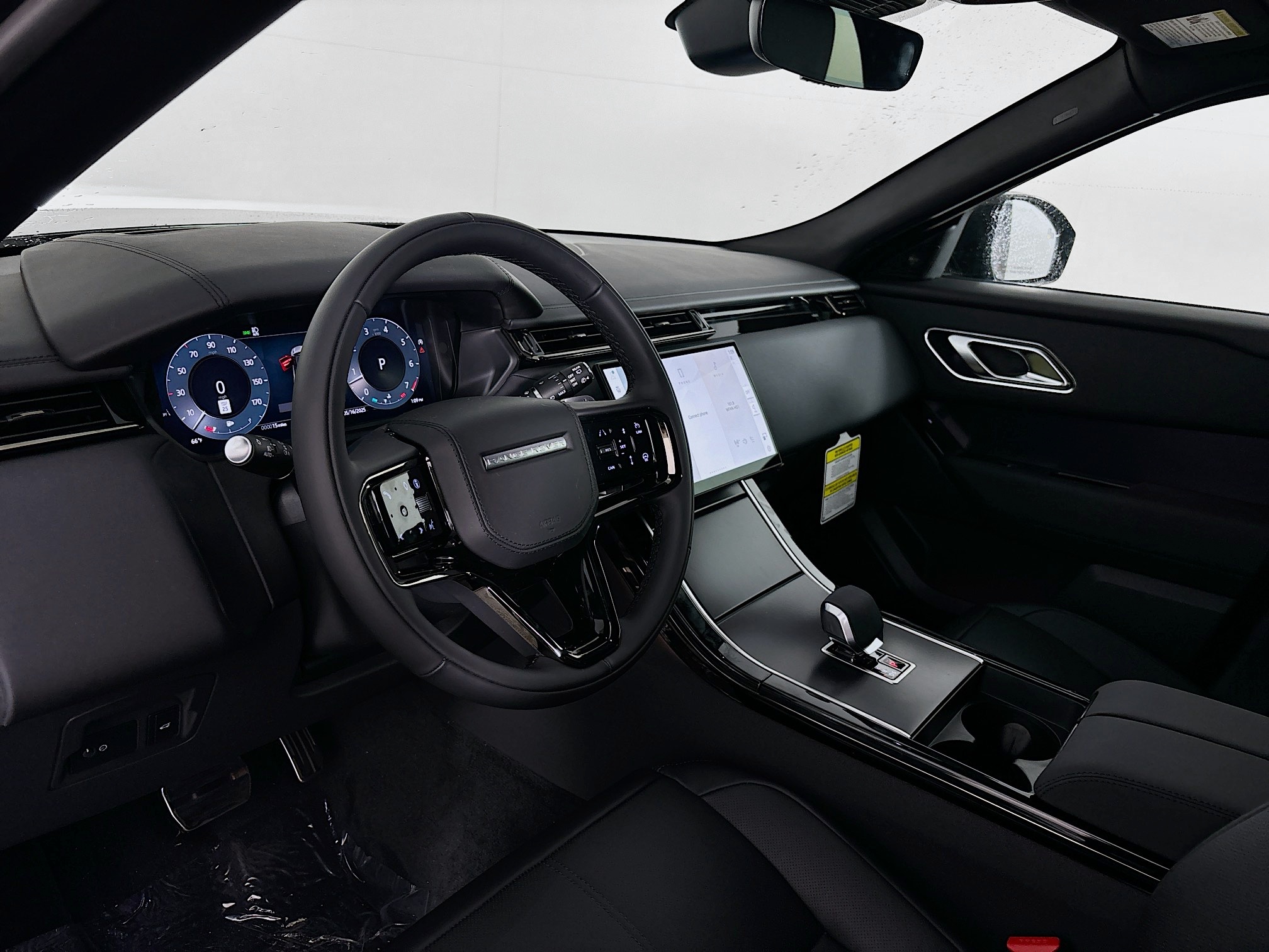 2026 Land Rover Range Rover Velar SE photo 6