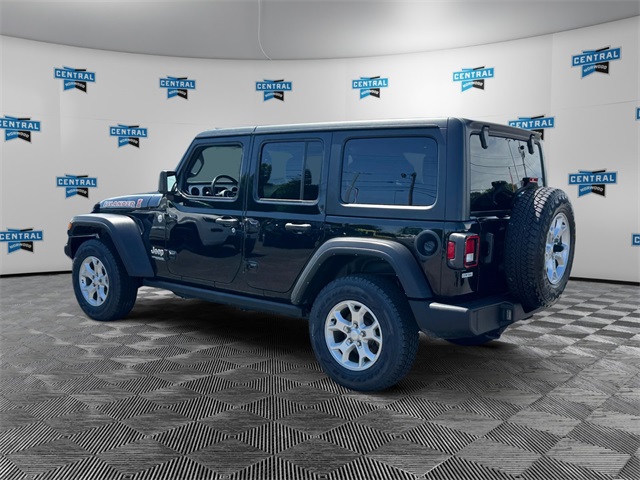 2021 Jeep Wrangler Unlimited Islander photo 3