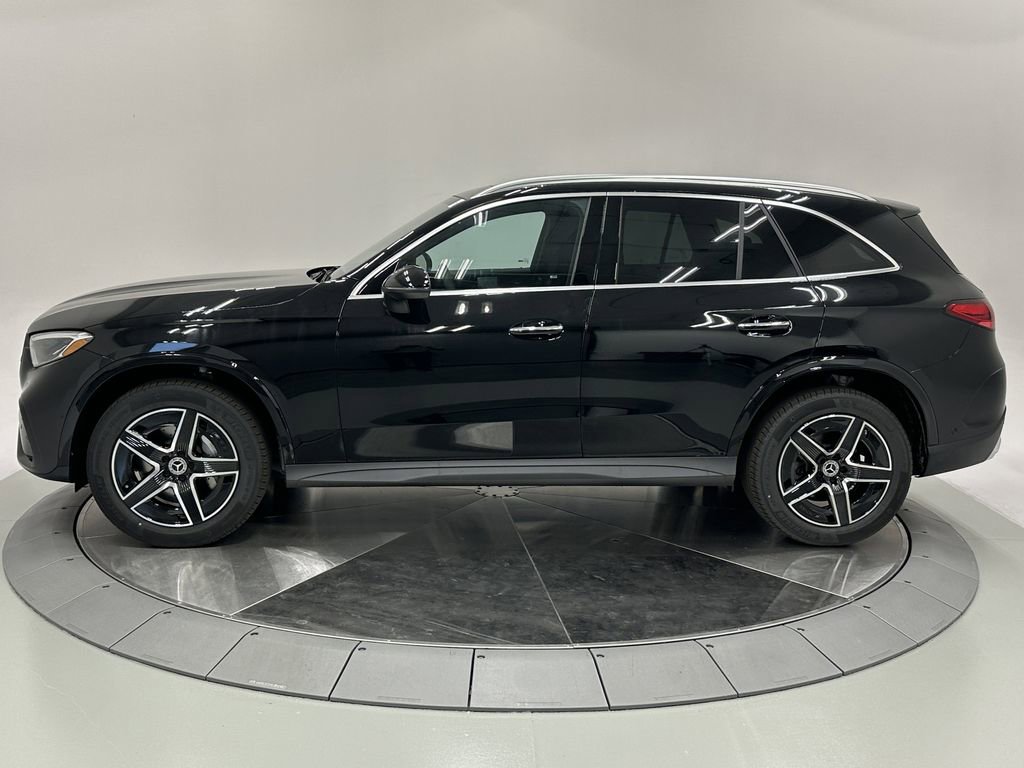 2026 Mercedes Benz GLC 300 photo 2