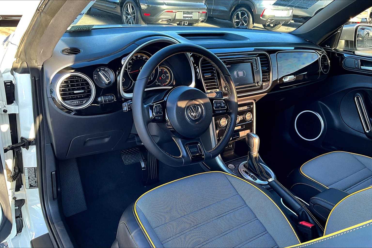 2018 Volkswagen Beetle Dune photo 15
