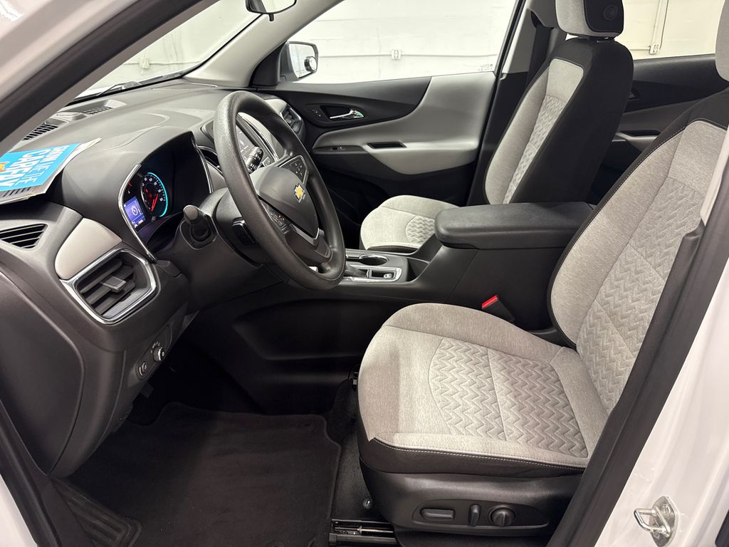 2023 Chevrolet Equinox LS photo 13