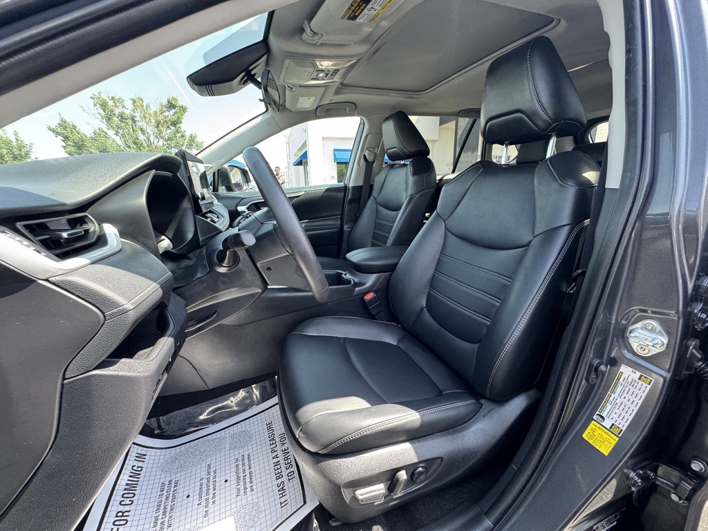 2024 Toyota RAV4 Hybrid XLE Premium photo 10