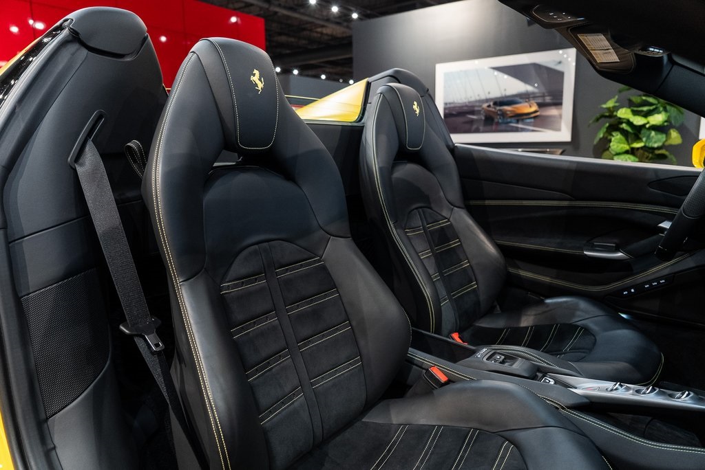2022 Ferrari F8 Spider Base photo 37