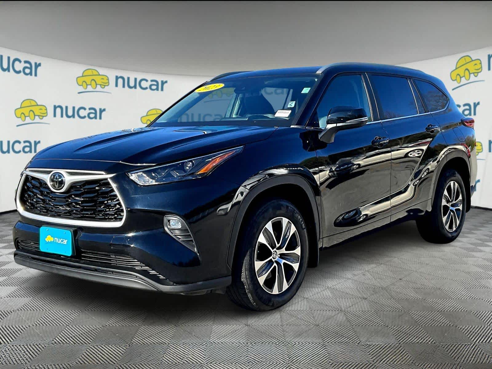 2023 Toyota Highlander XLE photo 3
