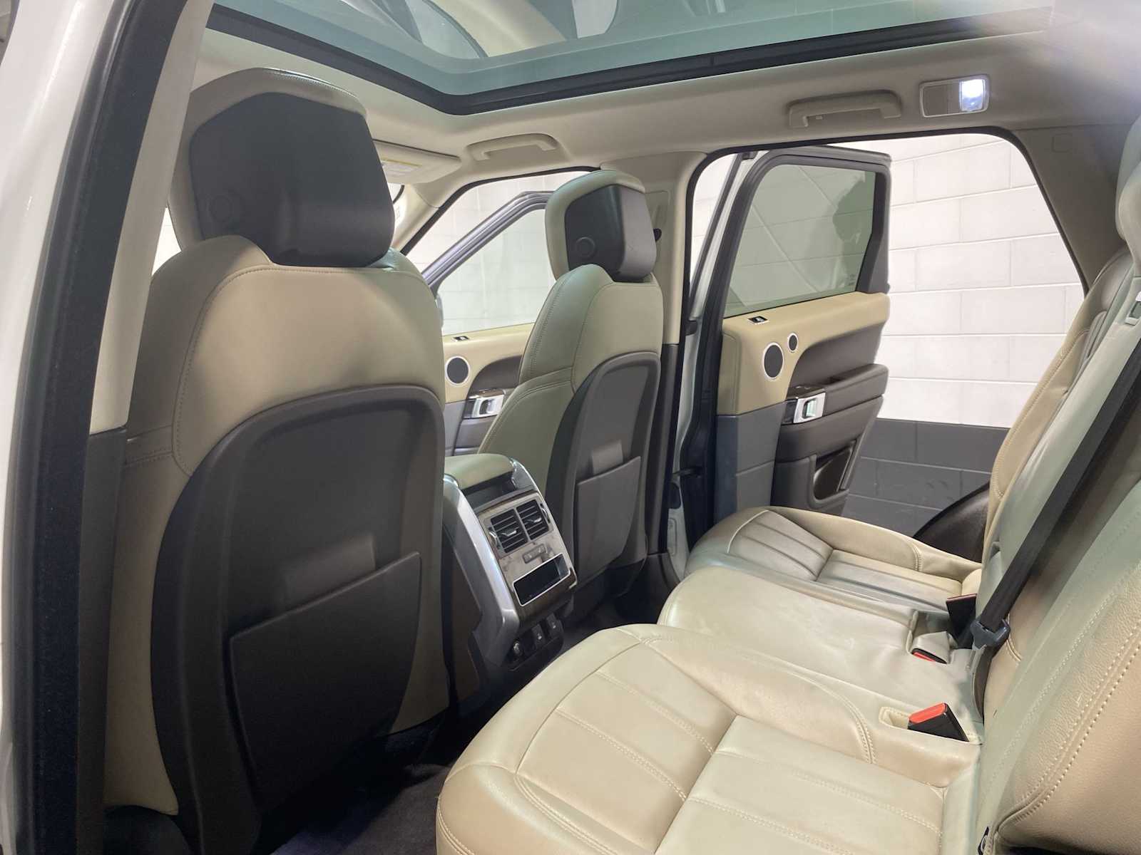 2018 Land Rover Range Rover Sport SE photo 8