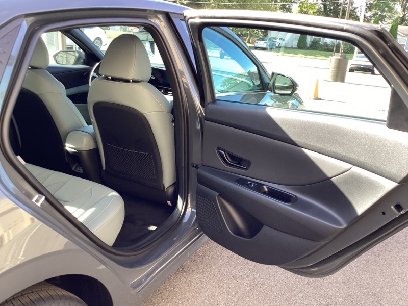 2025 Hyundai Elantra Hybrid Limited photo 15