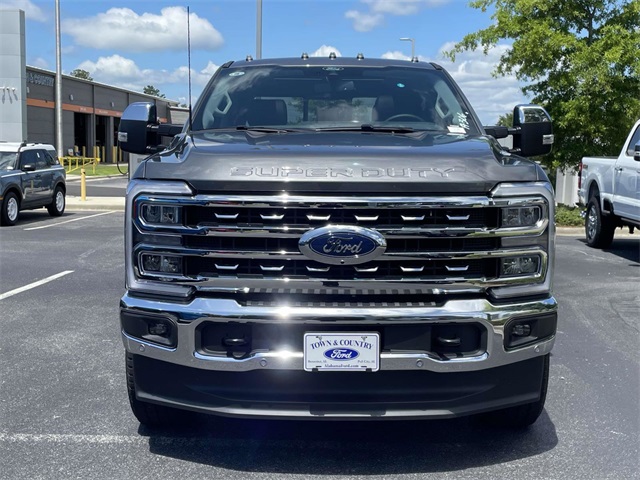 2025 Ford F-350 Lariat photo 4