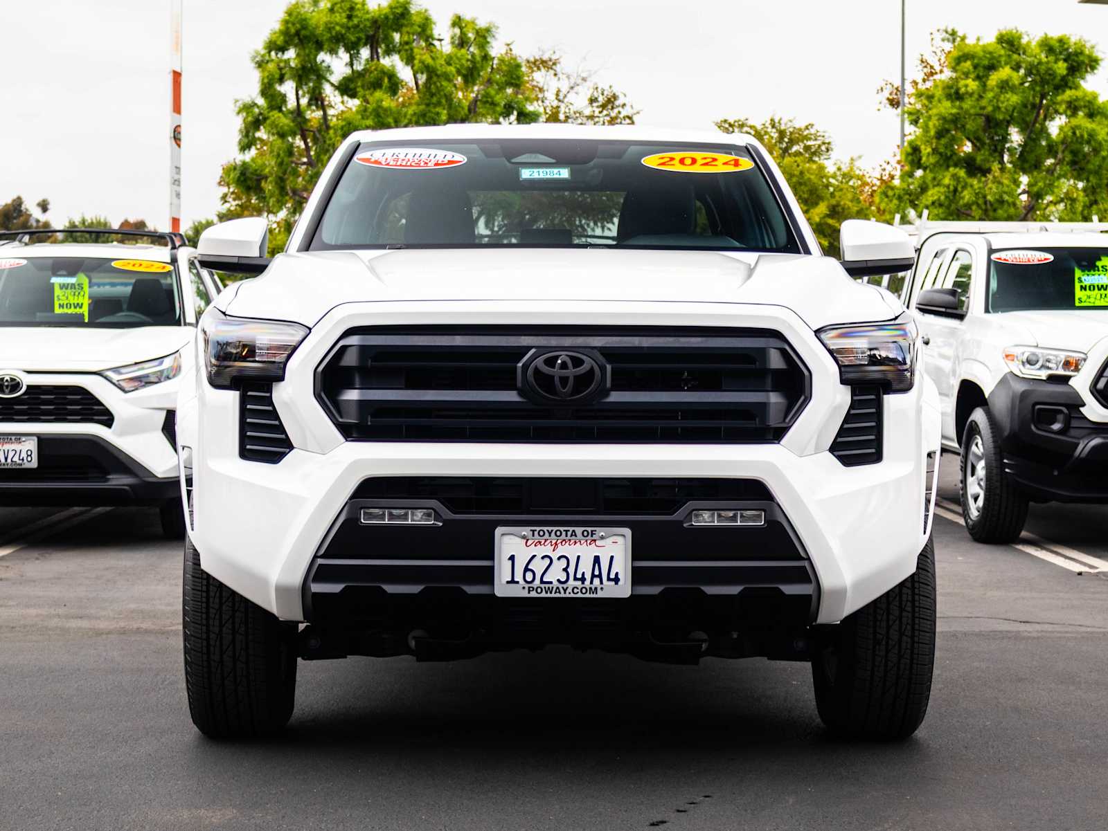 2024 Toyota Tacoma SR5 photo 2