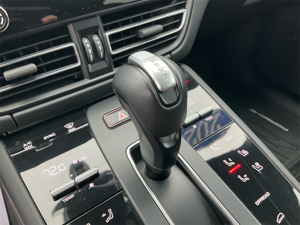 2023 Porsche Macan Base photo 33