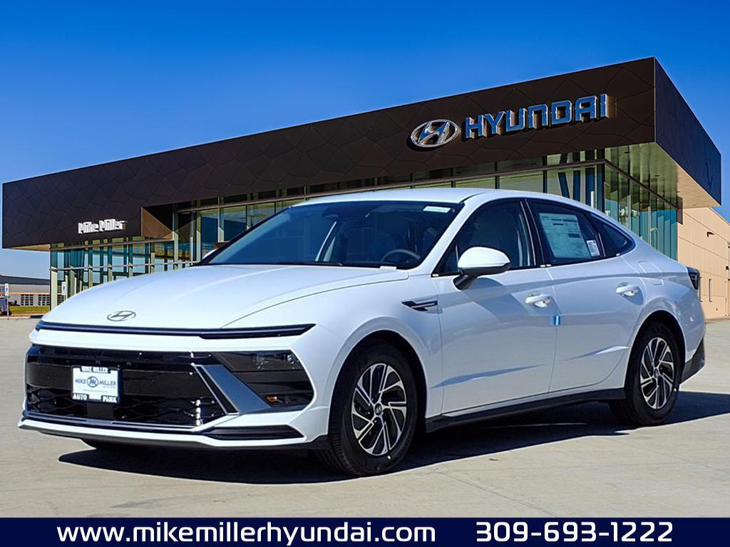 2026 Hyundai Sonata Hybrid Blue's photo