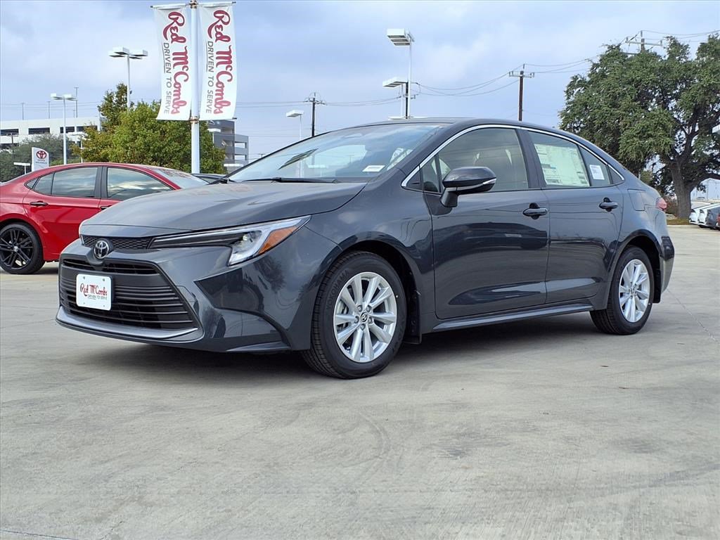2026 Toyota Corolla XLE's photo