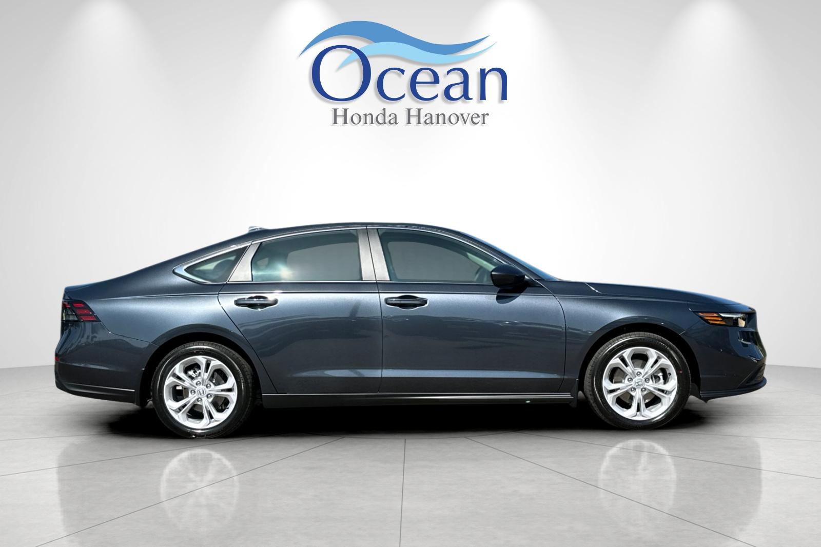 2025 Honda Accord LX photo 5