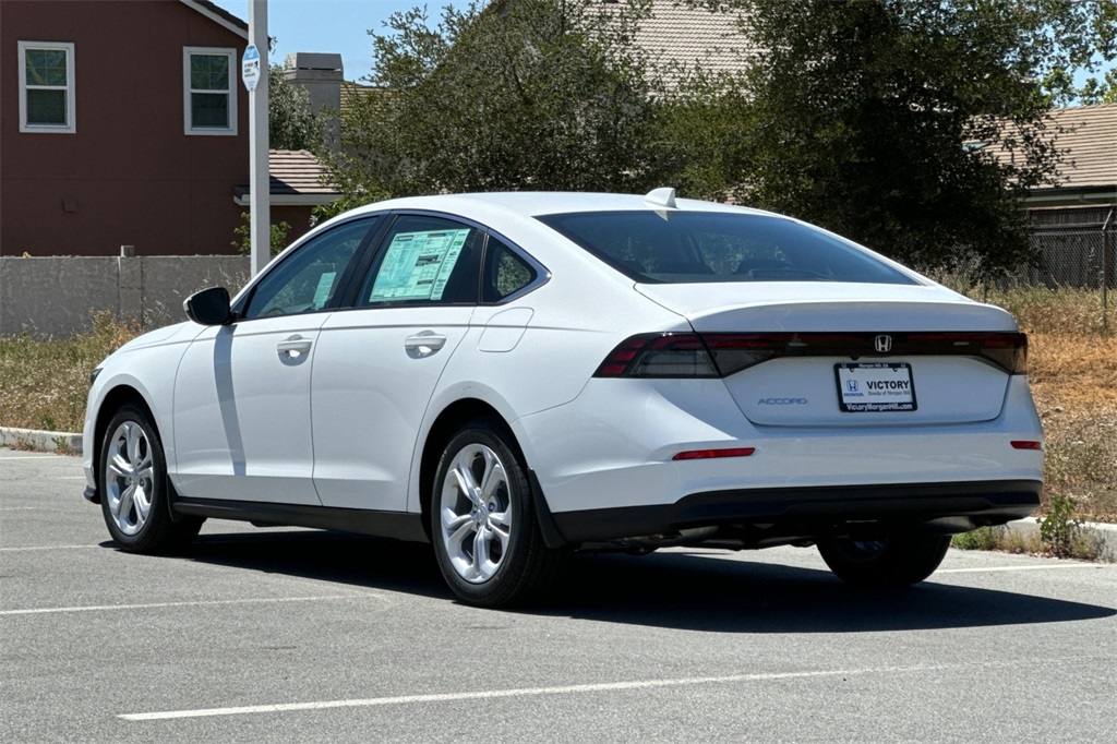 2025 Honda Accord LX photo 6