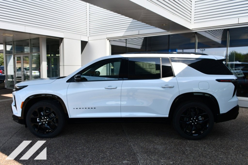 2026 Chevrolet Traverse RS photo 3