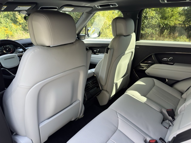 2025 Land Rover Range Rover Sport SE photo 13