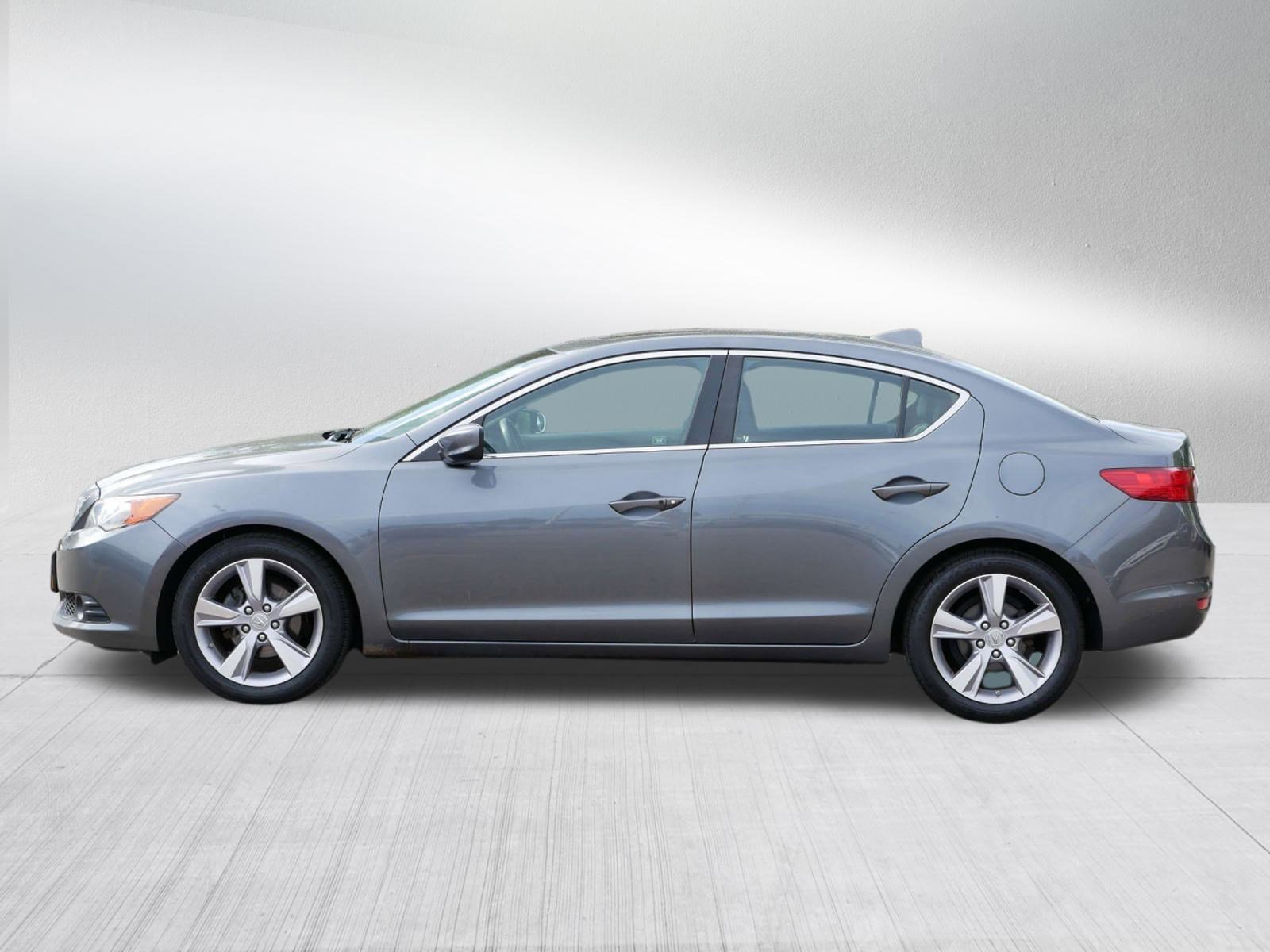 2013 Acura ILX 2.0L Premium photo 4