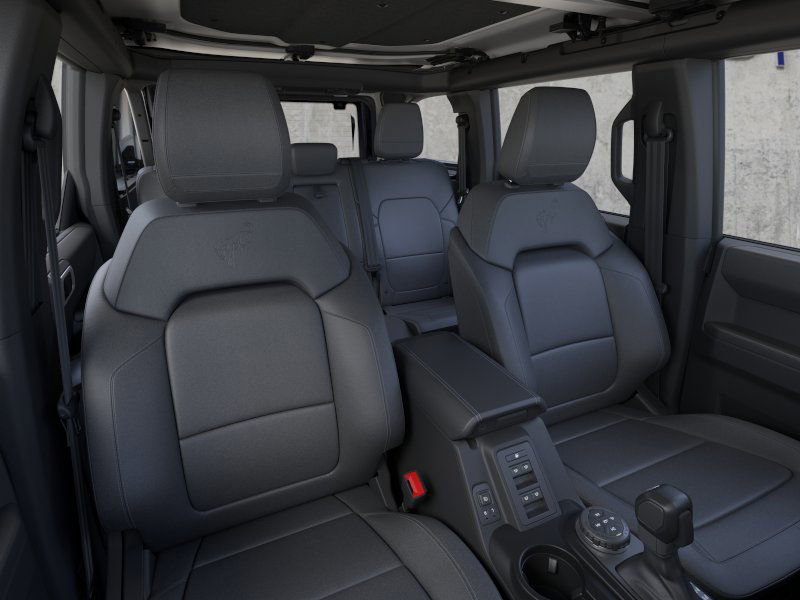 2025 Ford Bronco Badlands photo 2