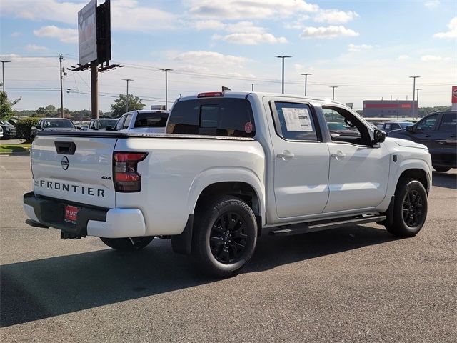 2026 Nissan Frontier Crew Cab SV photo 3