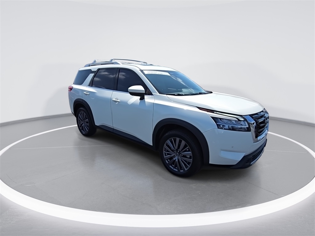 2023 Nissan Pathfinder SL photo 2