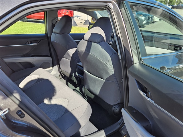 2023 Toyota Camry Hybrid LE photo 12