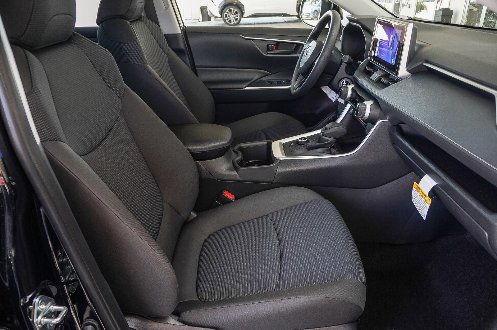 2025 Toyota RAV4 Hybrid LE photo 17