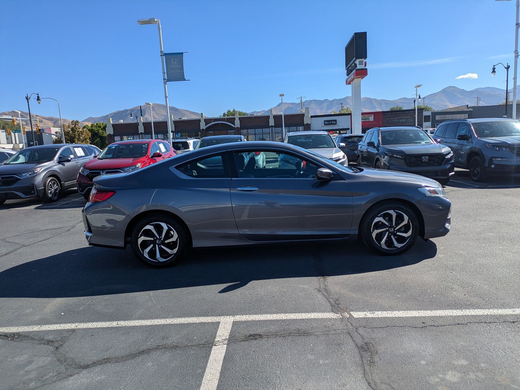 2016 Honda Accord photo 2