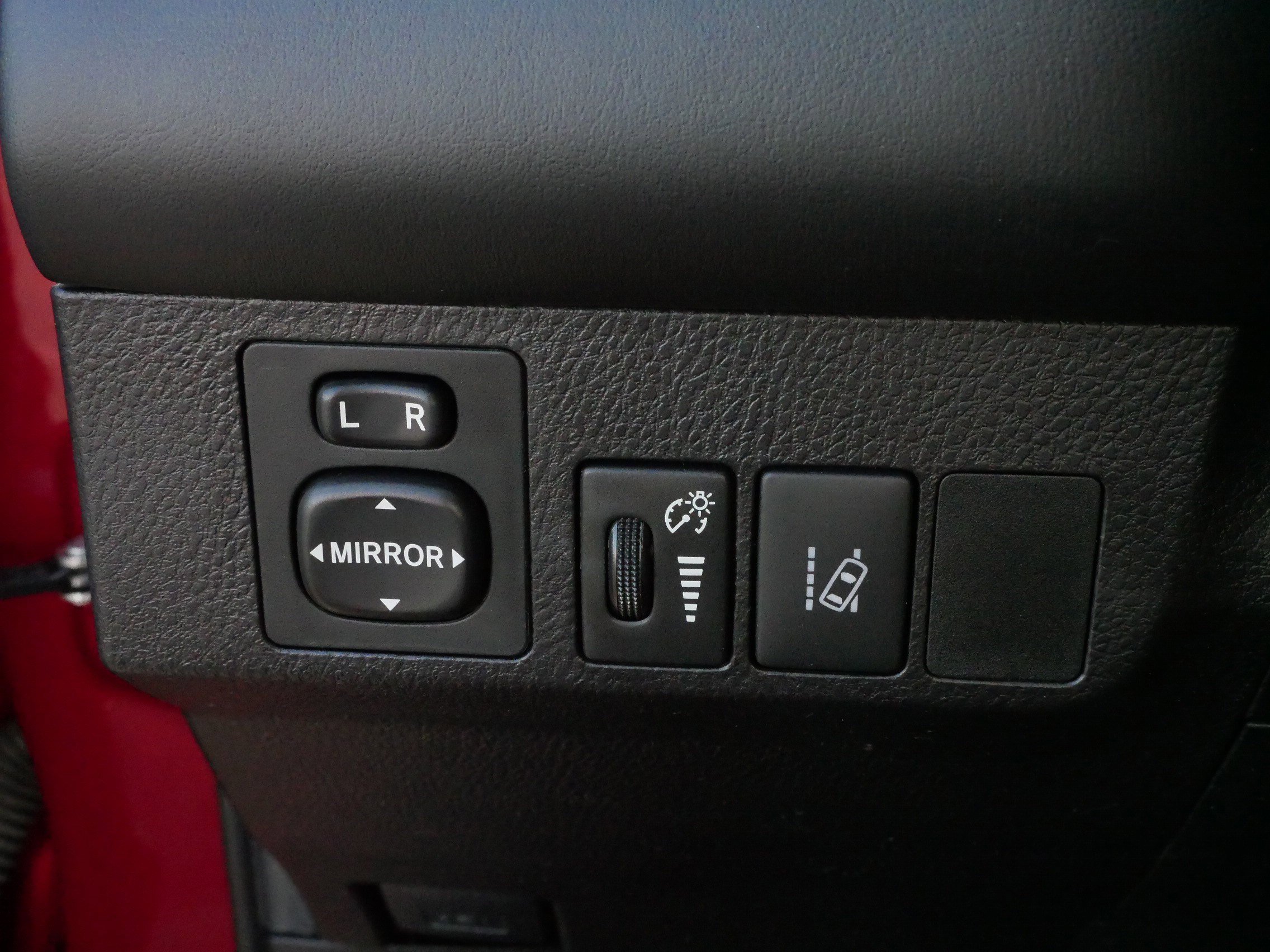 2018 Toyota RAV4 XLE photo 25