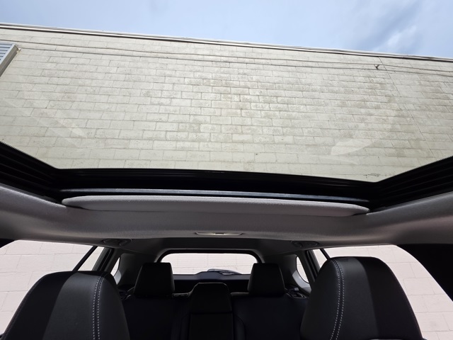 2022 Toyota Corolla Cross XLE photo 16