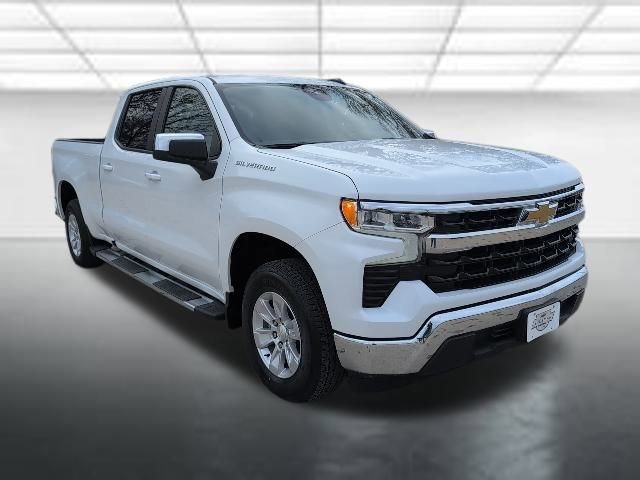 2024 Chevrolet Silverado 1500 LT's photo