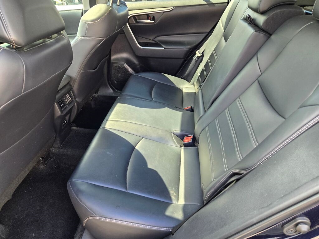2020 Toyota RAV4 XLE Premium photo 14