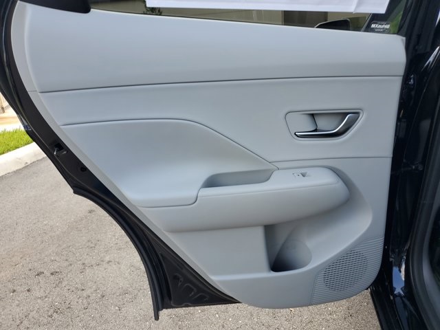 2026 Hyundai Kona SEL photo 9