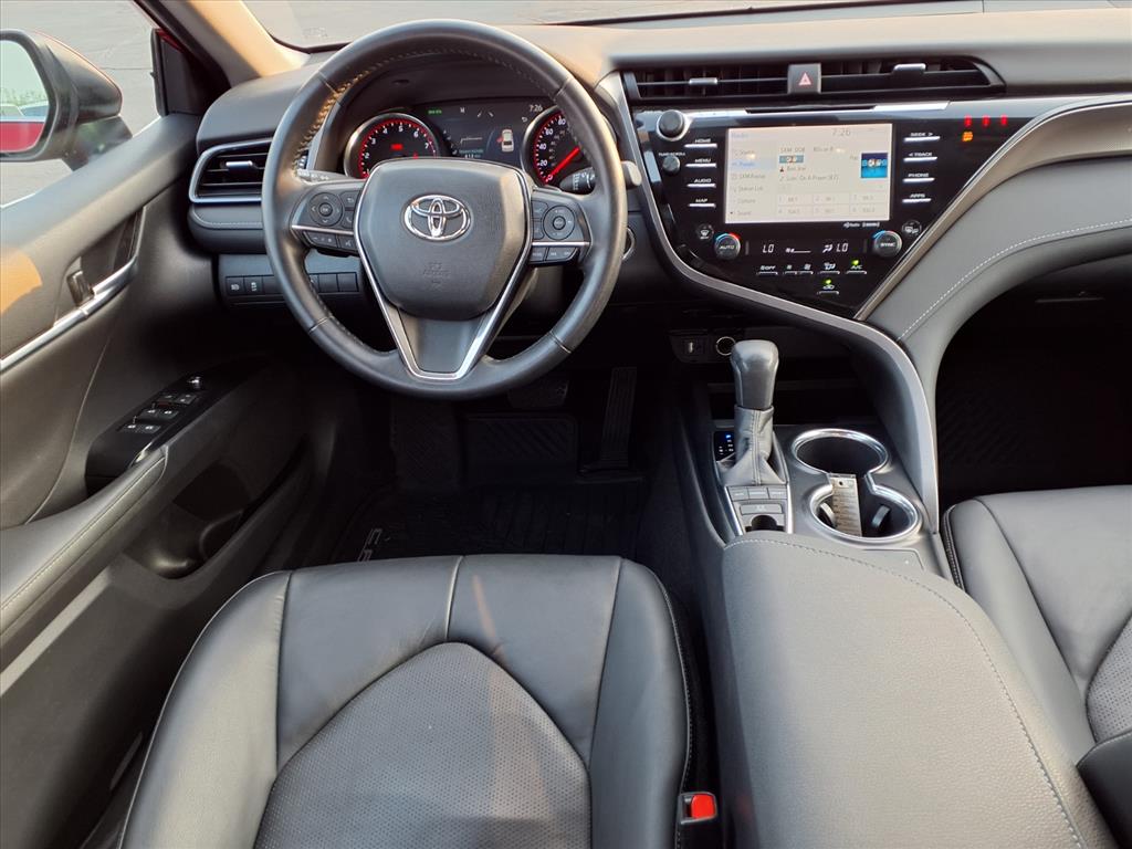 2019 Toyota Camry XSE photo 3