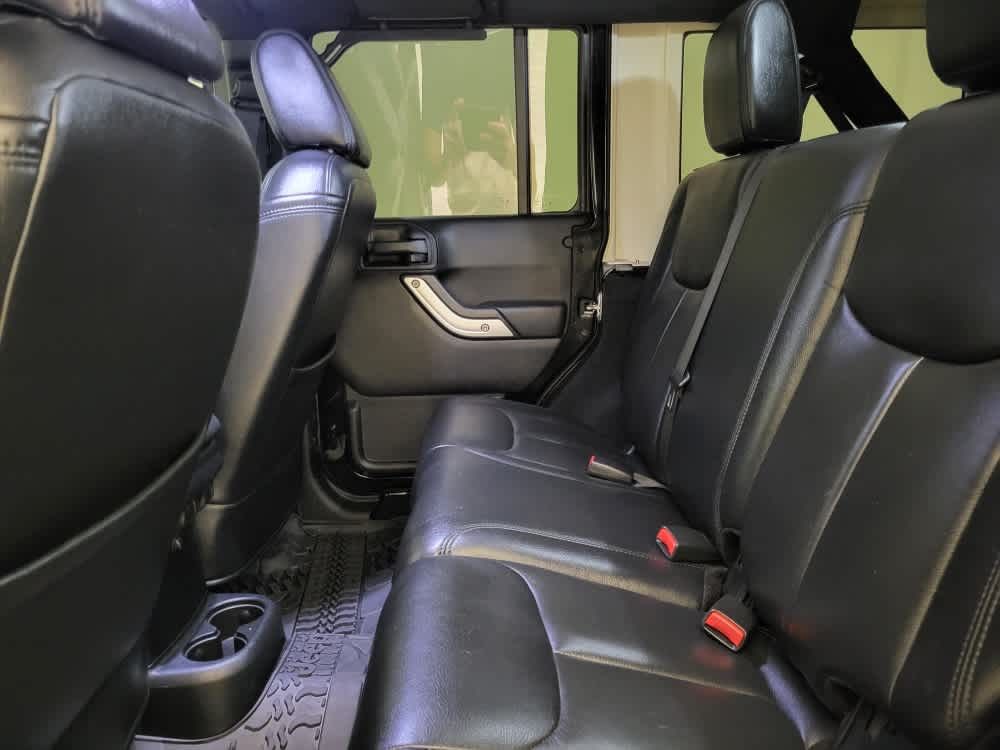 2016 Jeep Wrangler Unlimited Sahara photo 27