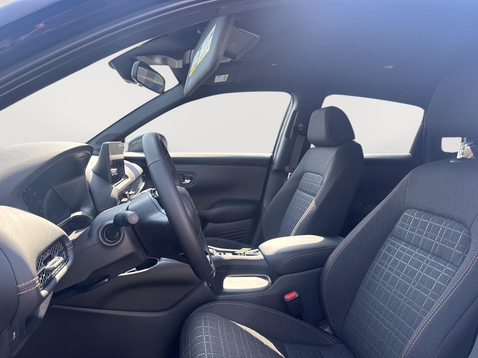 2026 Honda HR-V Sport photo 9