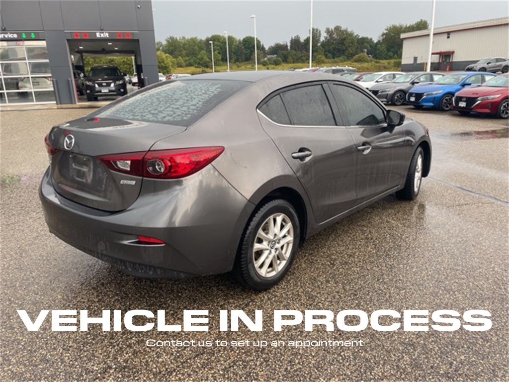 2018 Mazda Mazda3 Sport photo 3