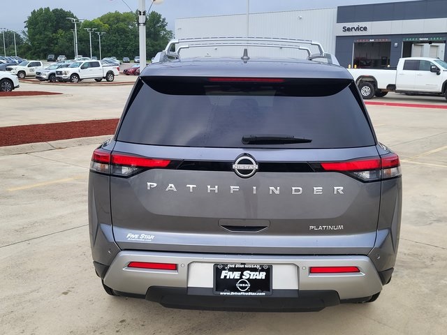 2024 Nissan Pathfinder Platinum photo 4
