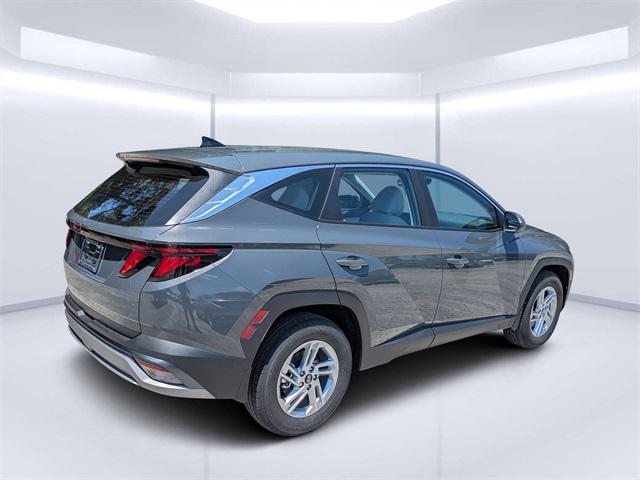 2025 Hyundai Tucson SE photo 2