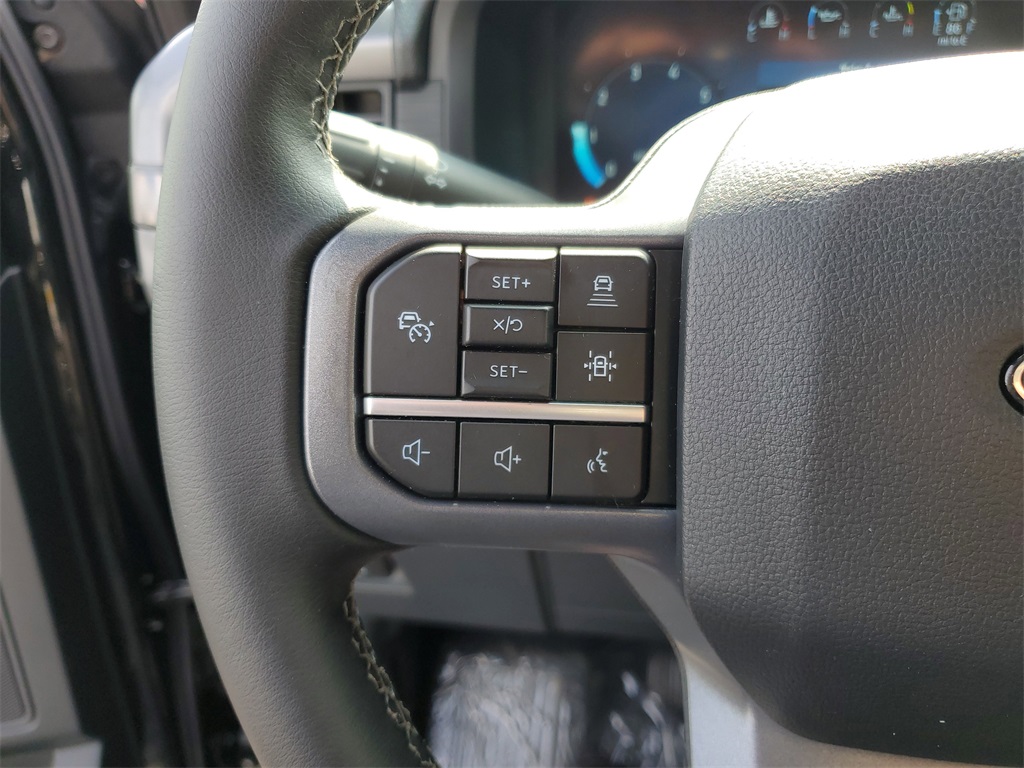 2025 Ford F-150 XLT photo 2