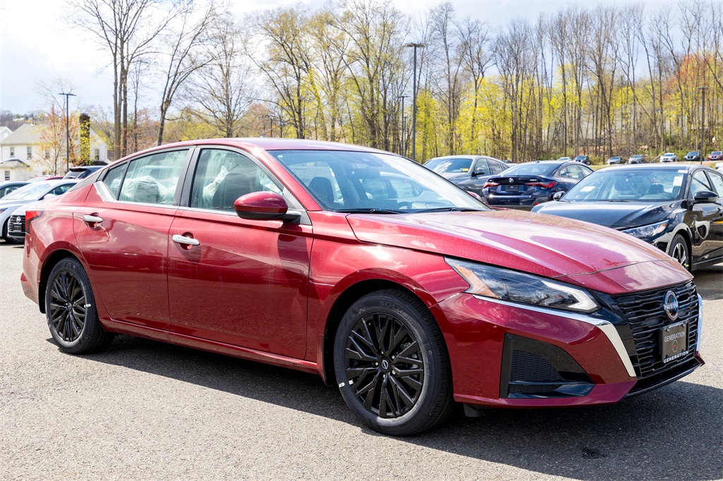 New 2025 Nissan Altima 2.5 SV 4D Sedan in North Plainfield