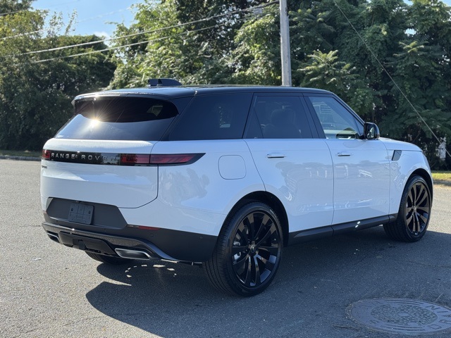 2025 Land Rover Range Rover Sport SE photo 5