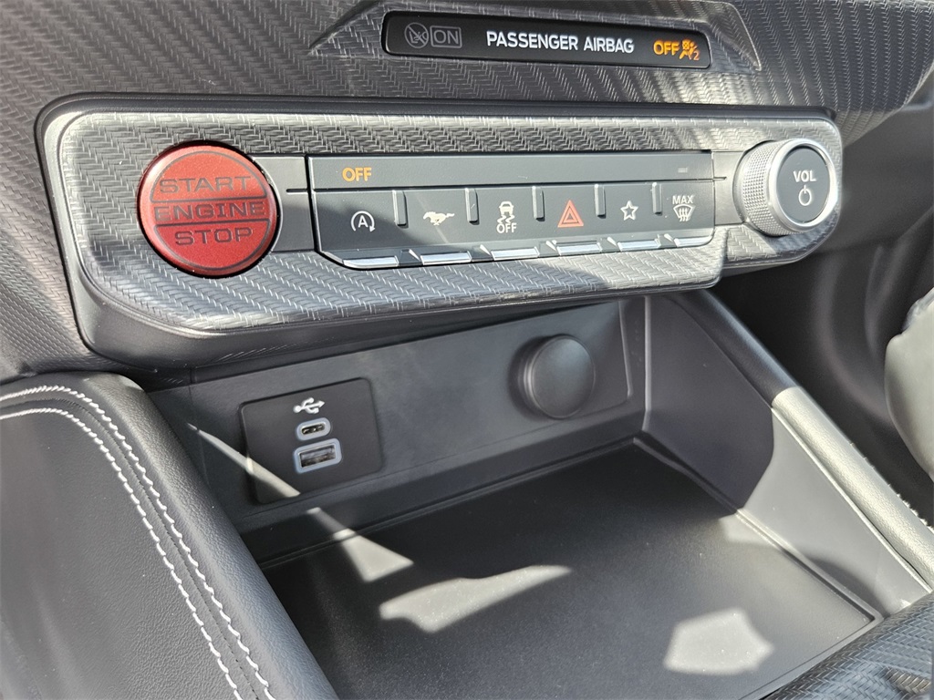 2025 Ford Mustang GT Premium Convertible photo 17