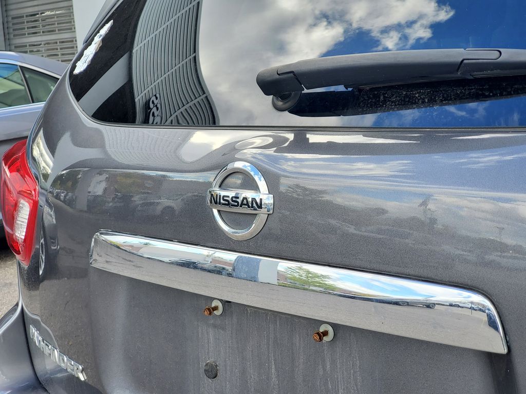 2017 Nissan Pathfinder S photo 4